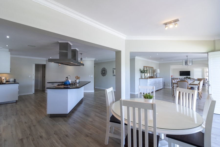 5 Bedroom Property for Sale in Royal Alfred Marina Eastern Cape